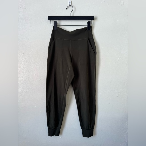 lululemon Align Joggers - Picture 2 of 8